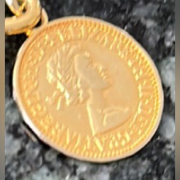 elizabeth 11 dei gratia regina f.d belt metallic 
coin​​​ - Picture 9 of 9